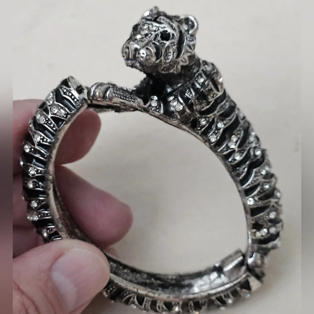 The Unbranded Brand silvertone rhodium